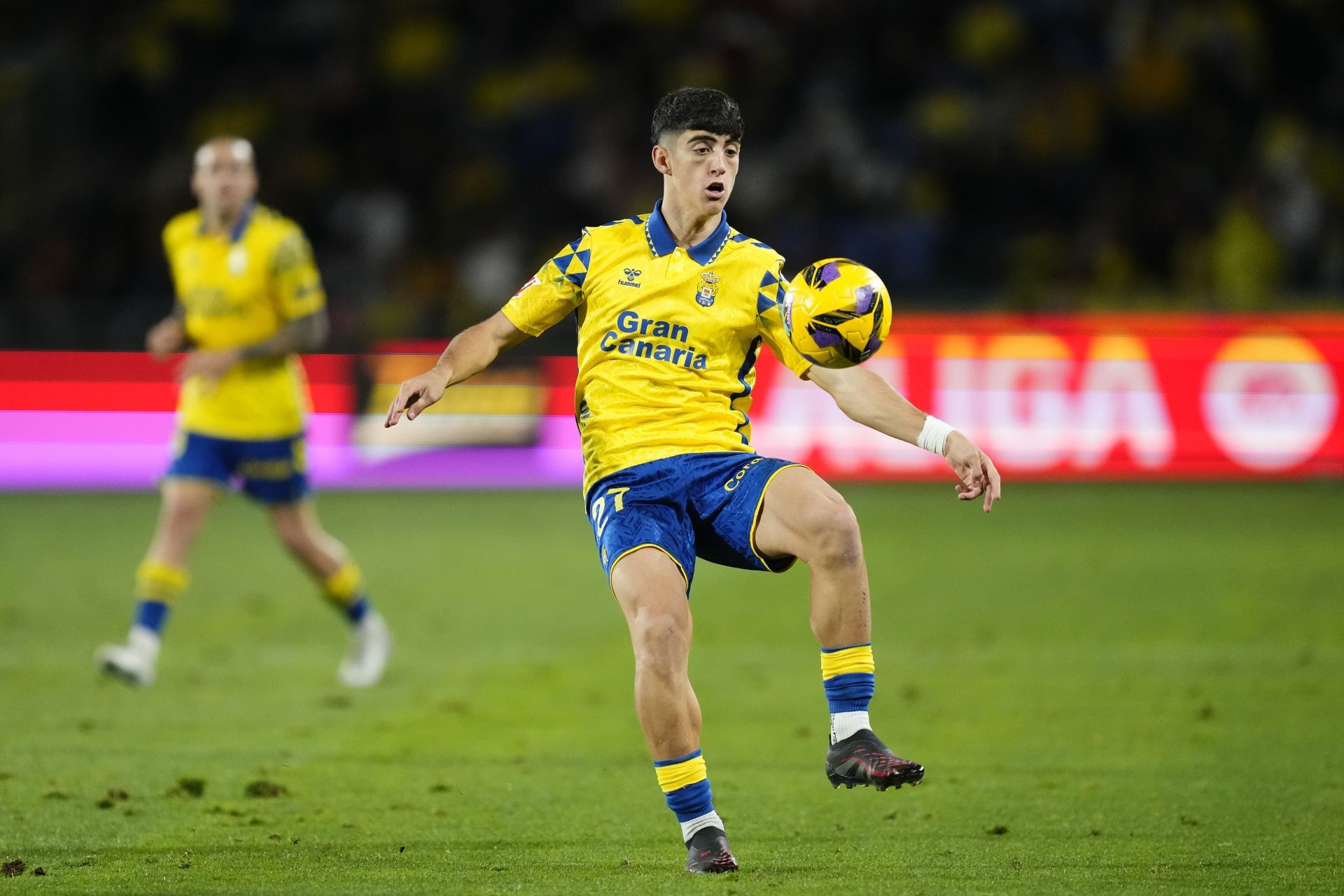 Real Valladolid against Las Palmas record, discover all their past meetings.