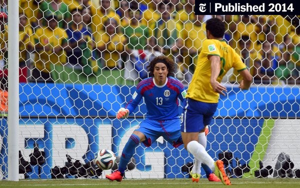 What was the starting lineup for the 2014 world cup mexico team first game？ (Ochoa was definitely the hero)