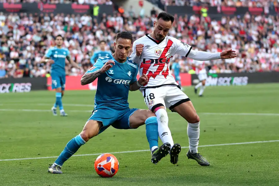 When will the official alineaciones de betis contra rayo vallecano drop？ Get real-time match day updates!