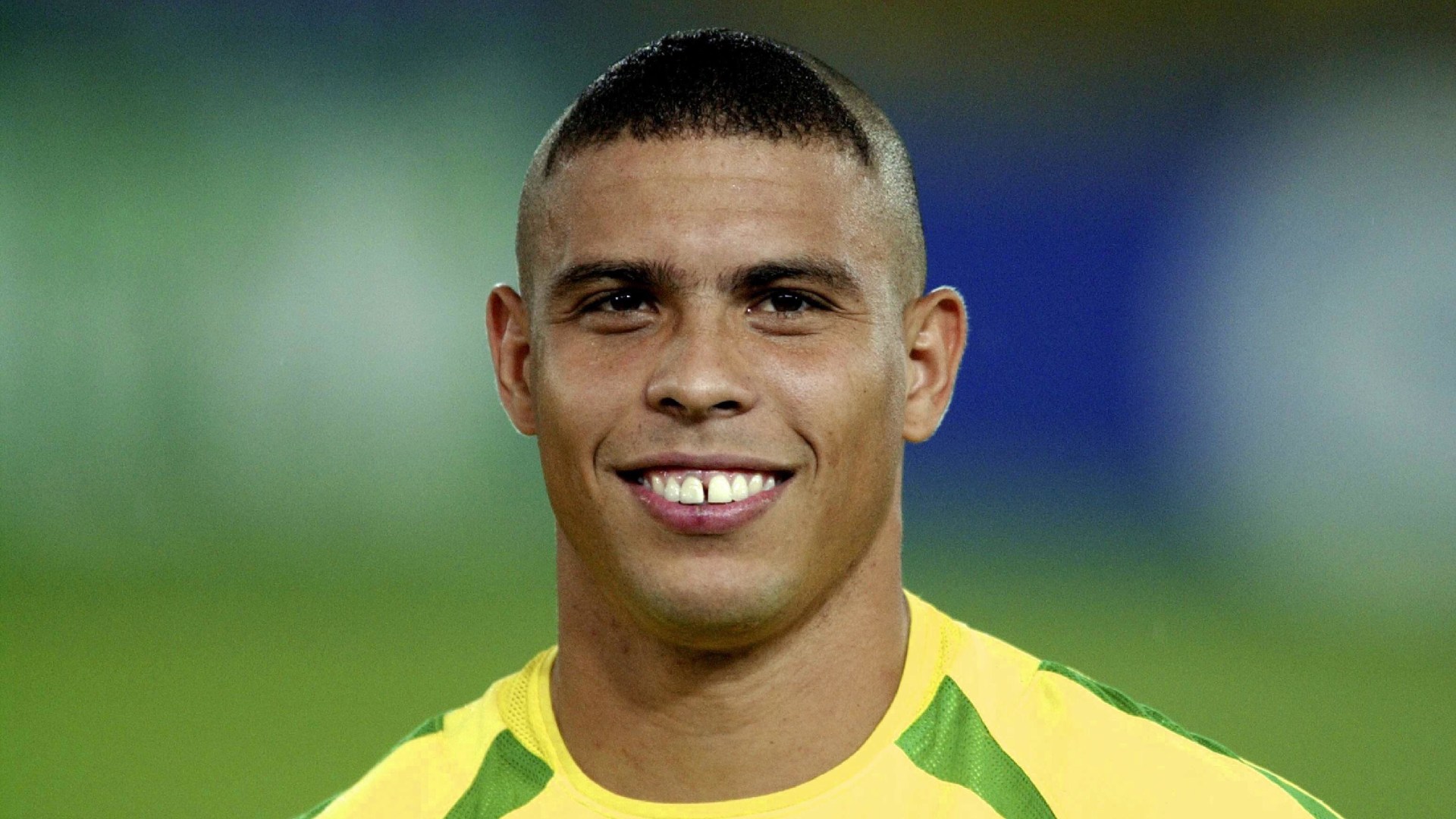 Why did 2002 World Cup Ronaldo get that famous haircut？ (The truth about the fringe!)