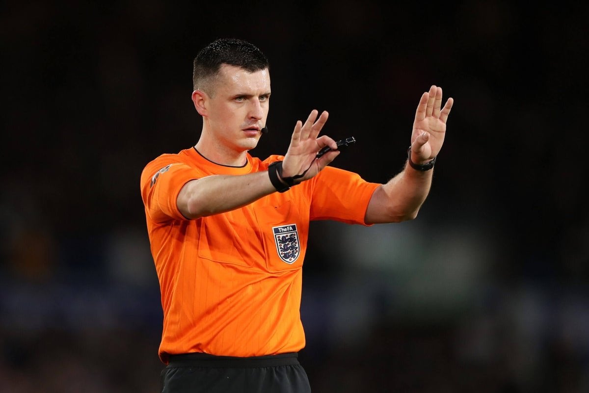 What is the rating for lewis smith referee? See the latest scores here!