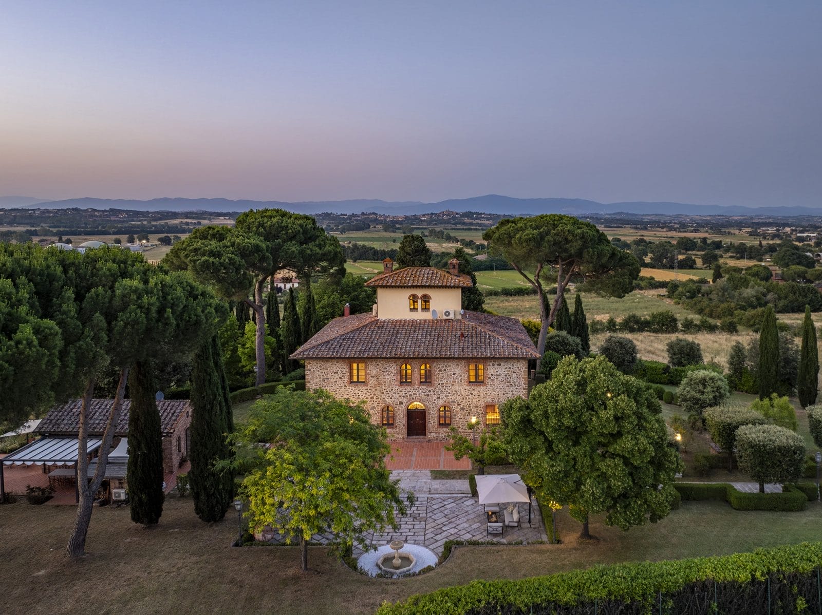 What makes Villa Monarca Italy special？ Discover its unique features!