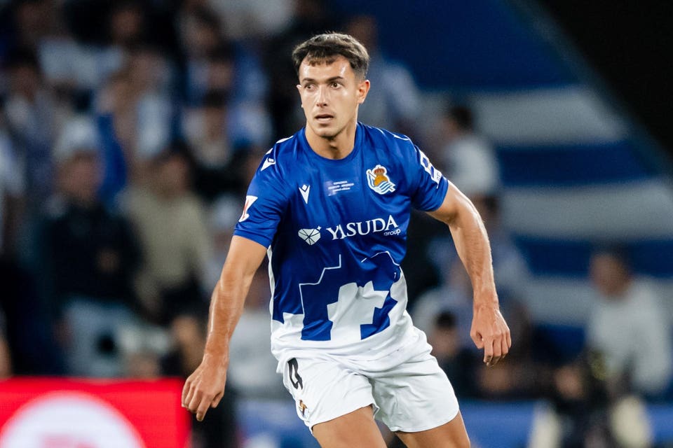 Why is Real Sociedad jersey so popular? The reasons explained!