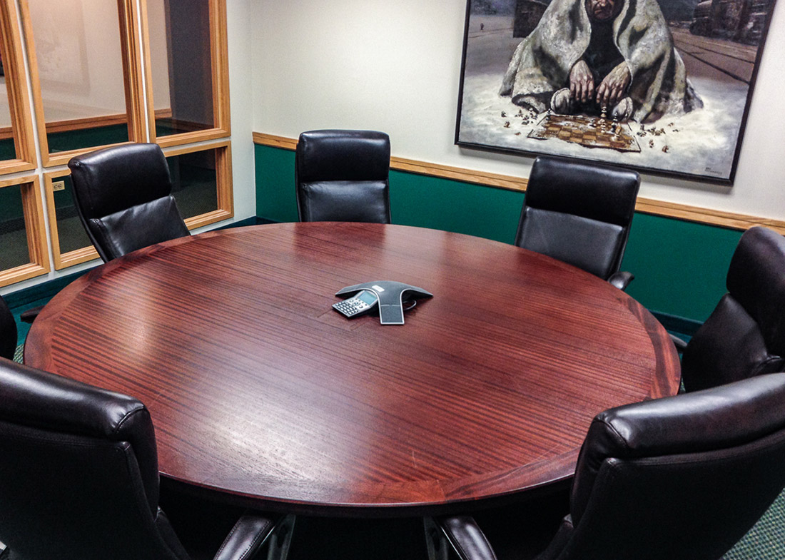 How to clean and maintain a round conference table？ Simple methods!