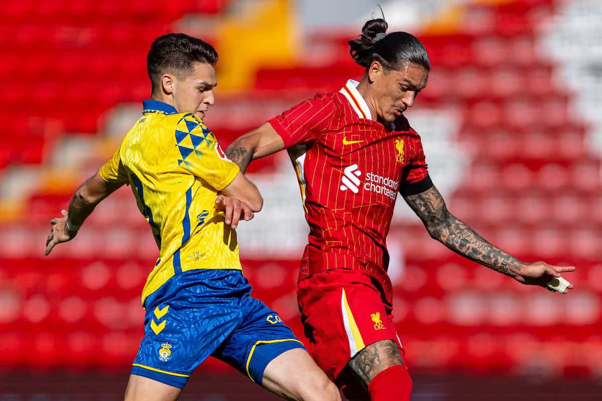 How to analyze Liverpool F.C. vs UD Las Palmas stats effectively？