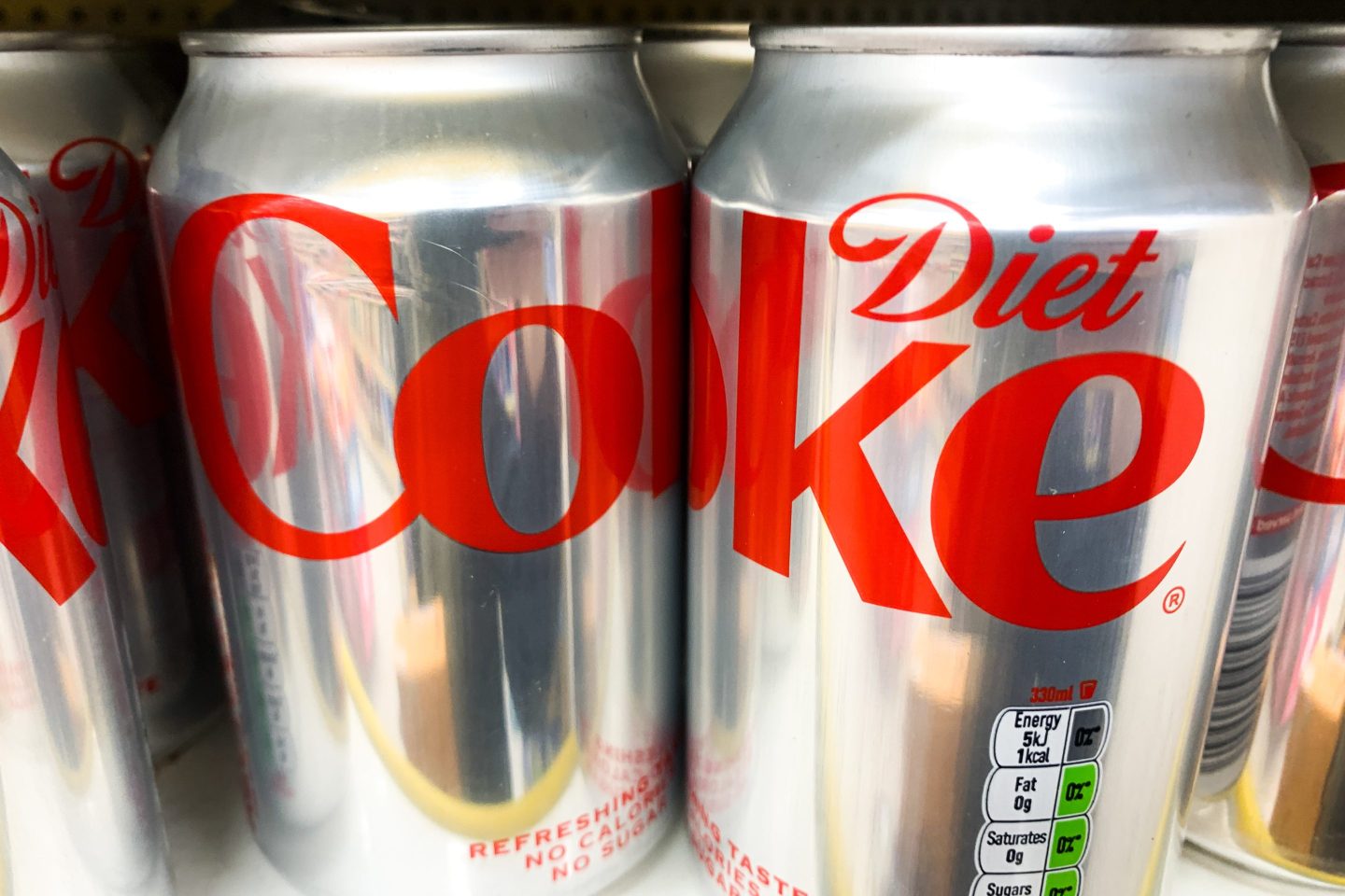 Is coca cola in a can bad for health? Experts give advice!