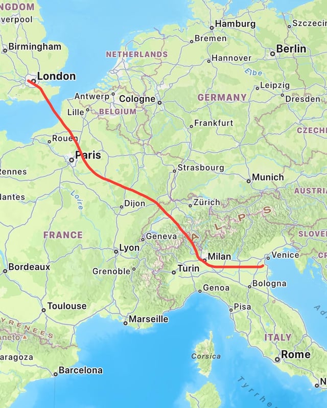 How far is Italy from Paris? Check the best routes!