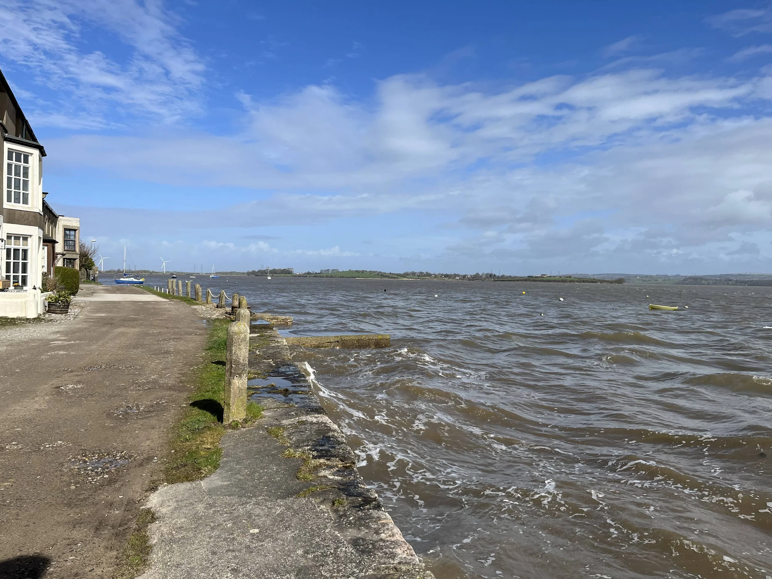 What are the current tide times for Sunderland？ (Check todays high and low water status)