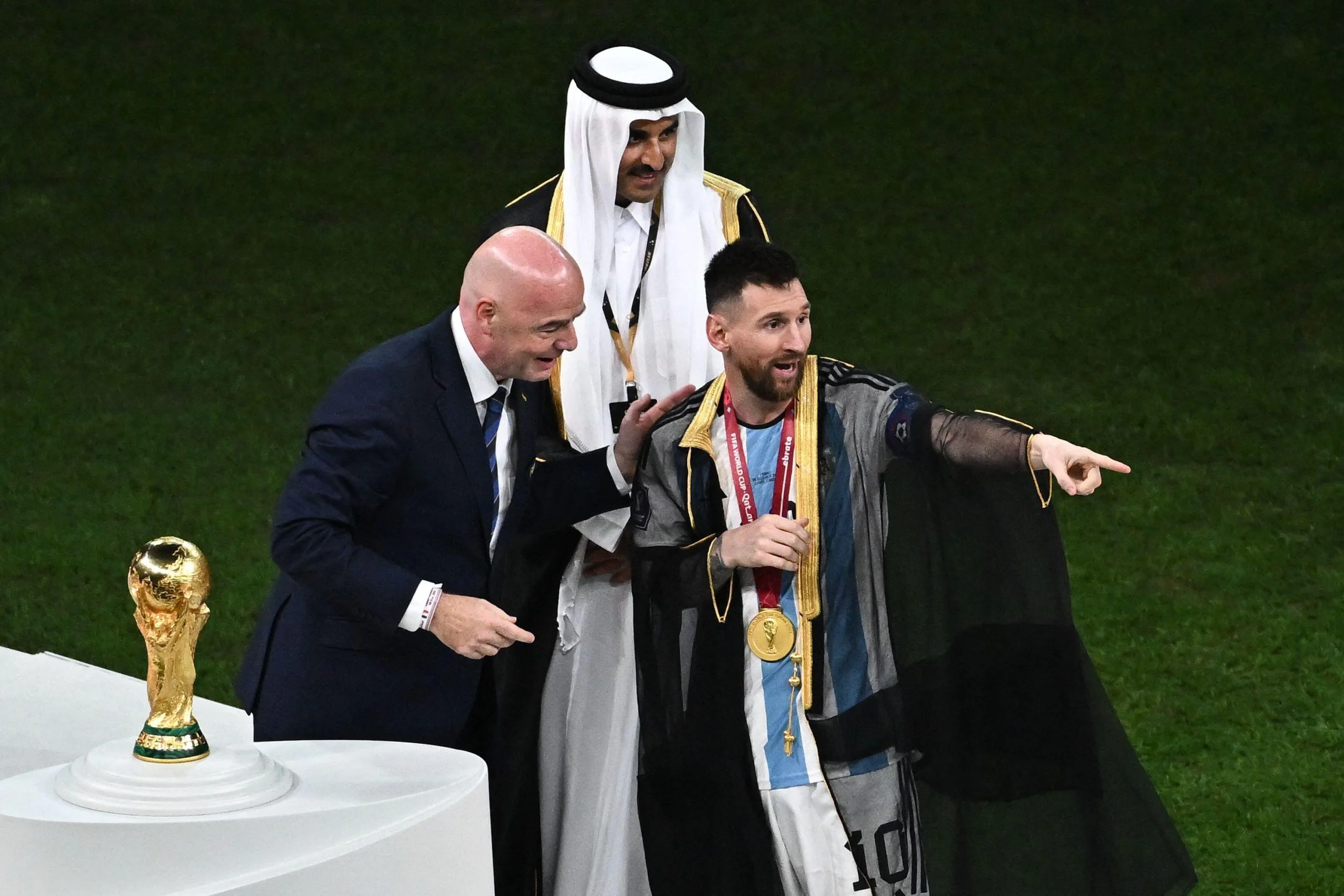 Why Did Messi Wear the Black Robe World Cup Photo？  The Hidden Meaning Explained Simply!