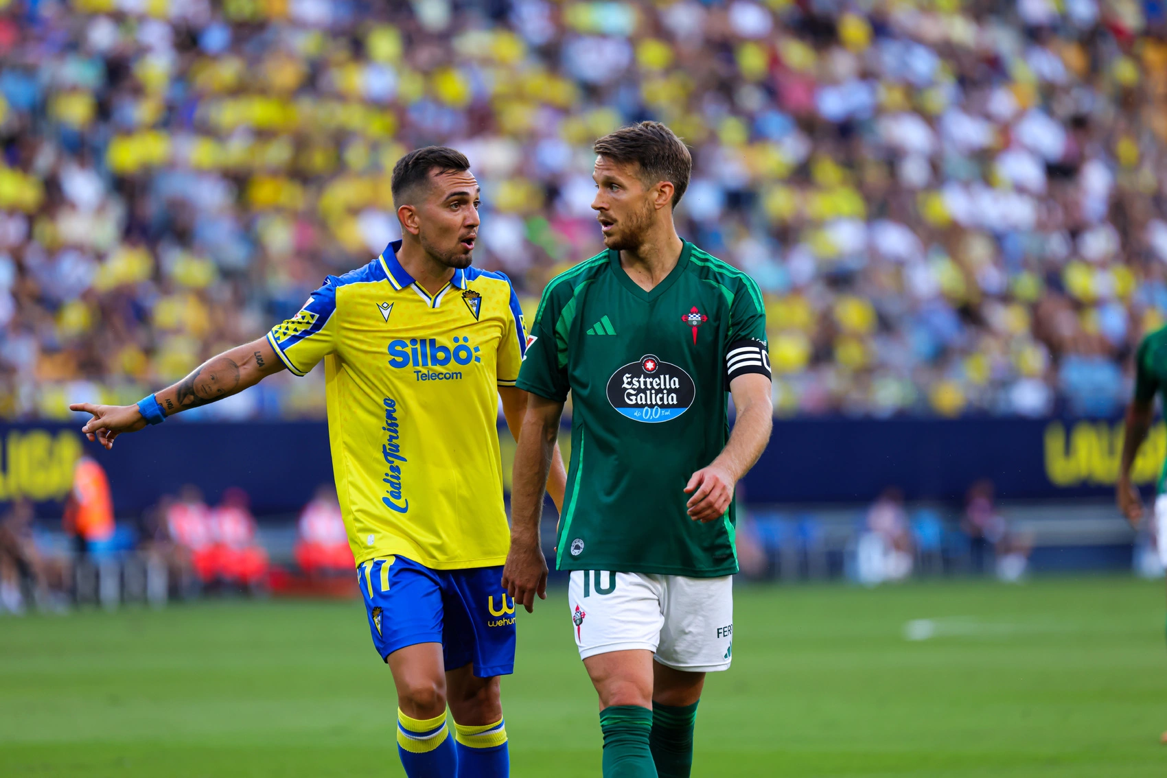 Alineaciones de cádiz club de fútbol contra racing ferrol： What are the tactical features？