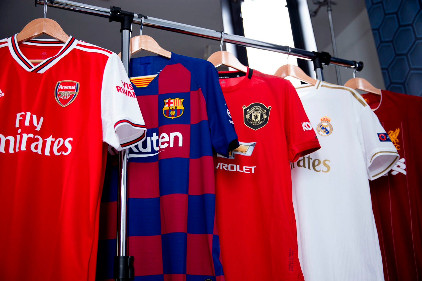 How to tell if your new world cup jerseys are counterfeit？ Look closely at these three crucial details!