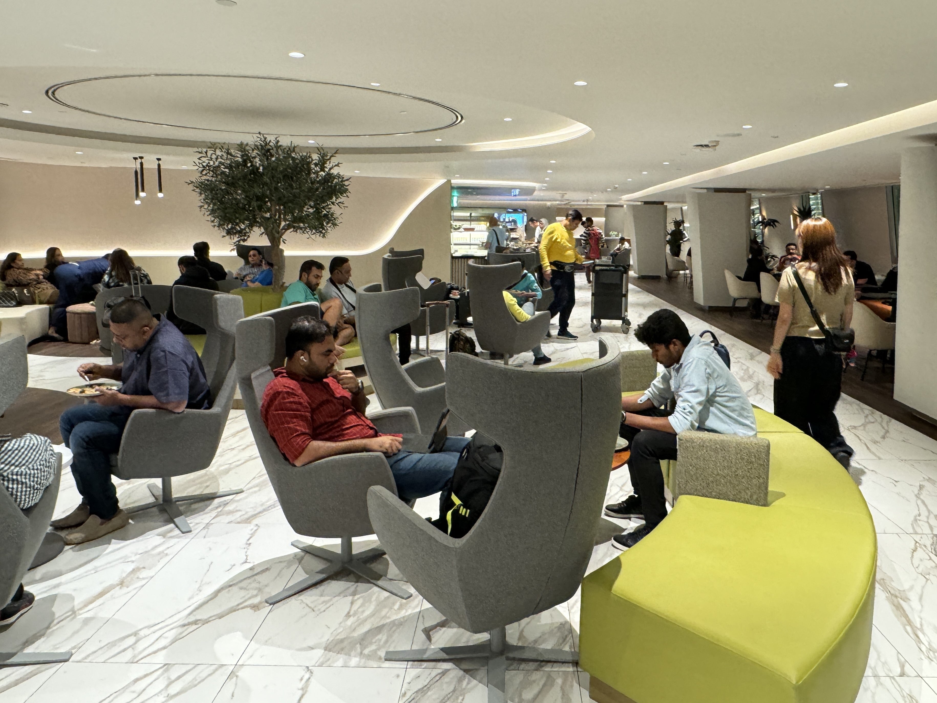 vip lounge at world cup pearl lounge： What amenities are included？ (Full review inside!)