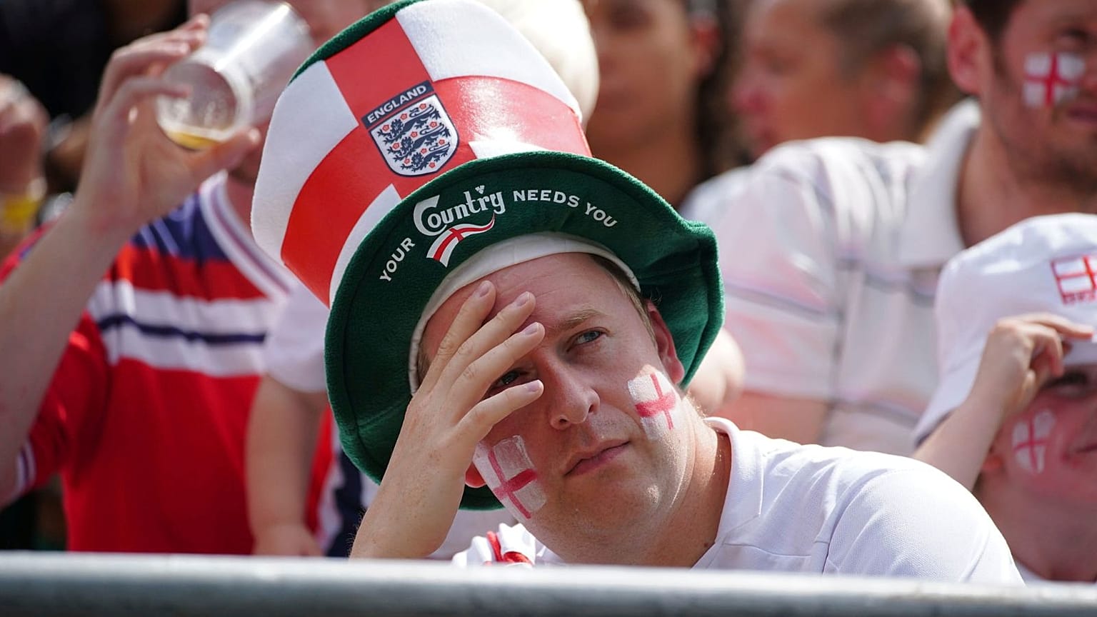 Why Do England FIFA World Cup Fans Expect So Much？ The mounting pressure to finally bring football home!