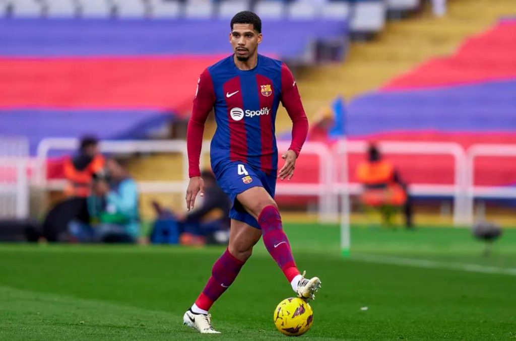 Hows the history between Valencia C.F. and FC Barcelona? Check the chronology!