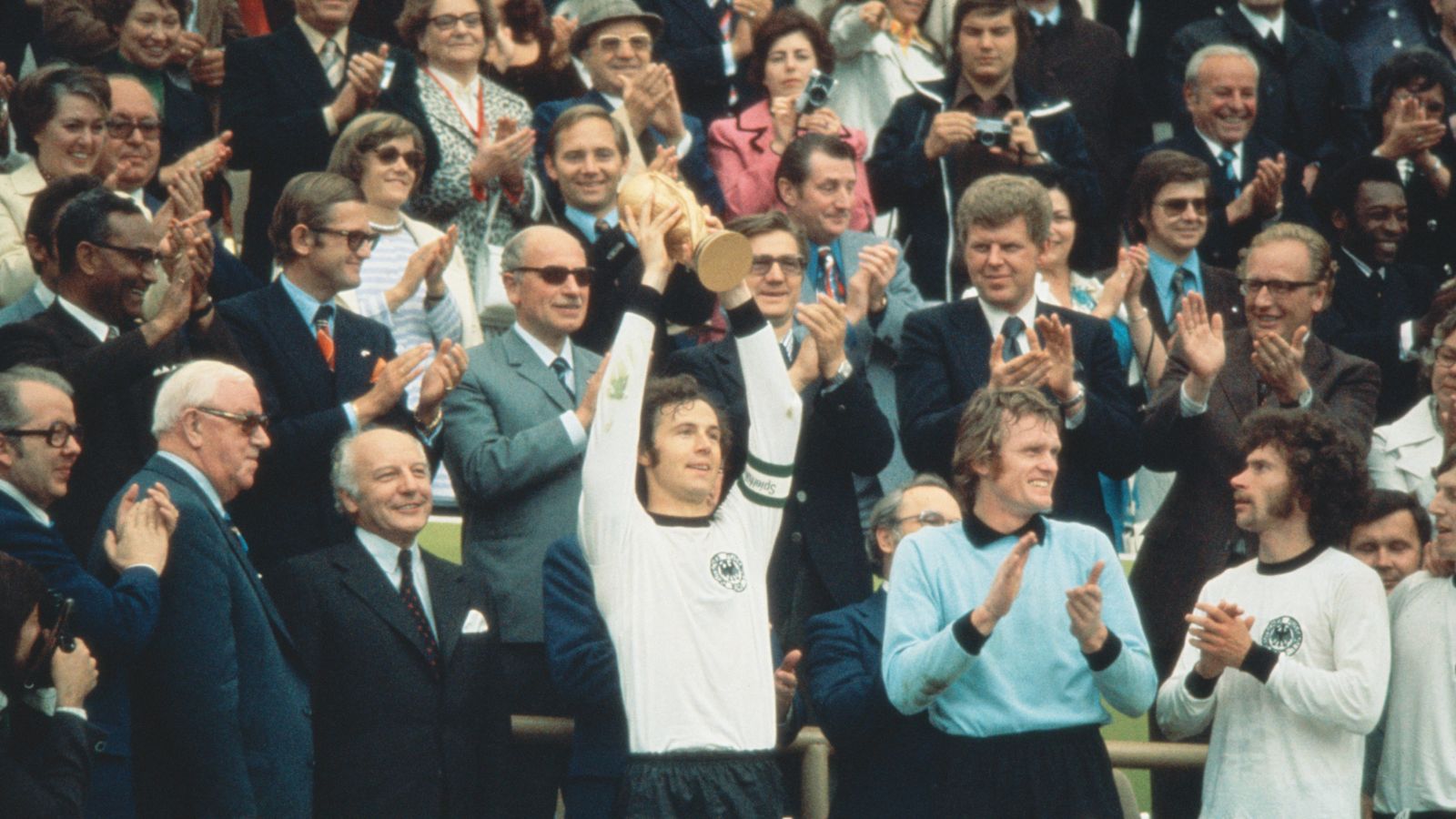Who won the historic fifa world cup 74 final? Find out the winning team and scores!