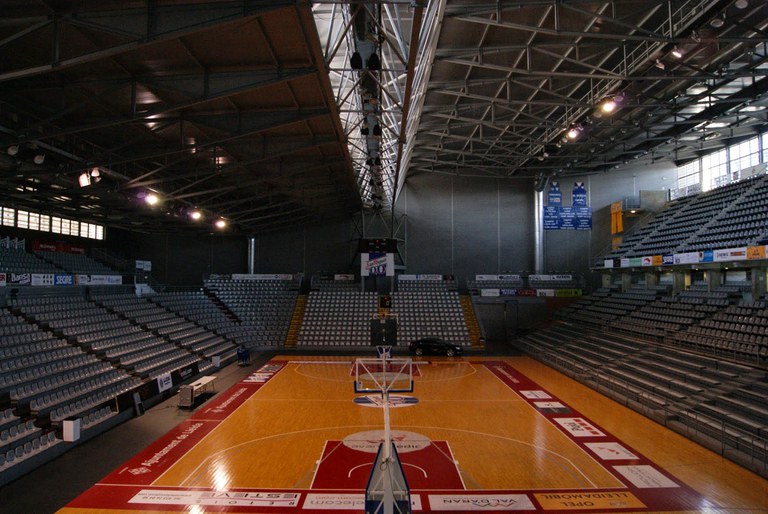 What facilities does Pavelló Barris Nord have? Check them out now!