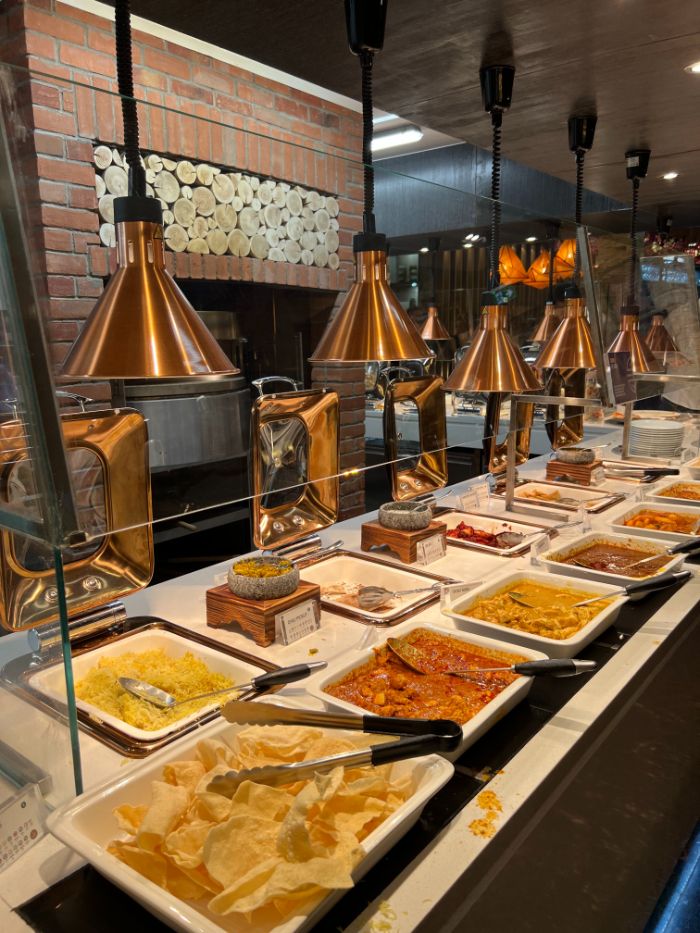 How much is Cosmos Bournemouth? Check out the latest lunch deals!