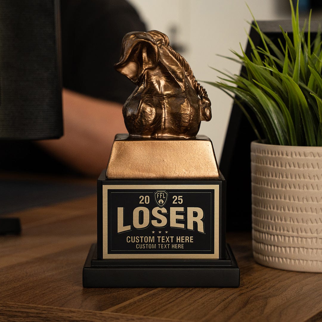 How to avoid winning the dreaded fantasy football loser trophy this year？ Tips from the pros!
