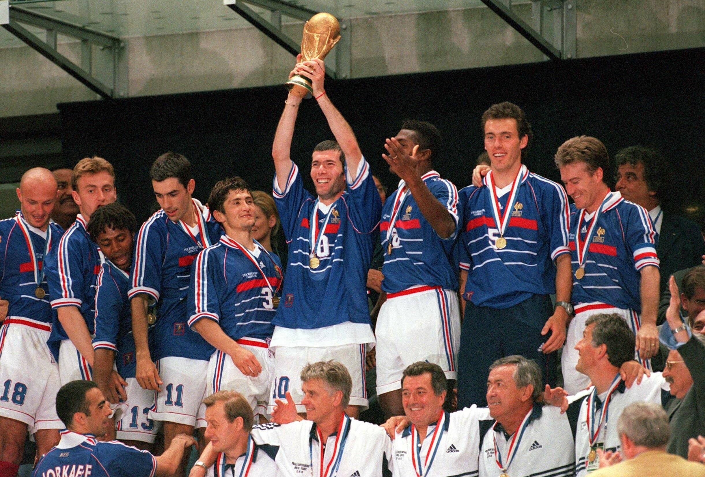 Which coach managed the 1998 fifa world cup france squad？ Learn his winning tactics!