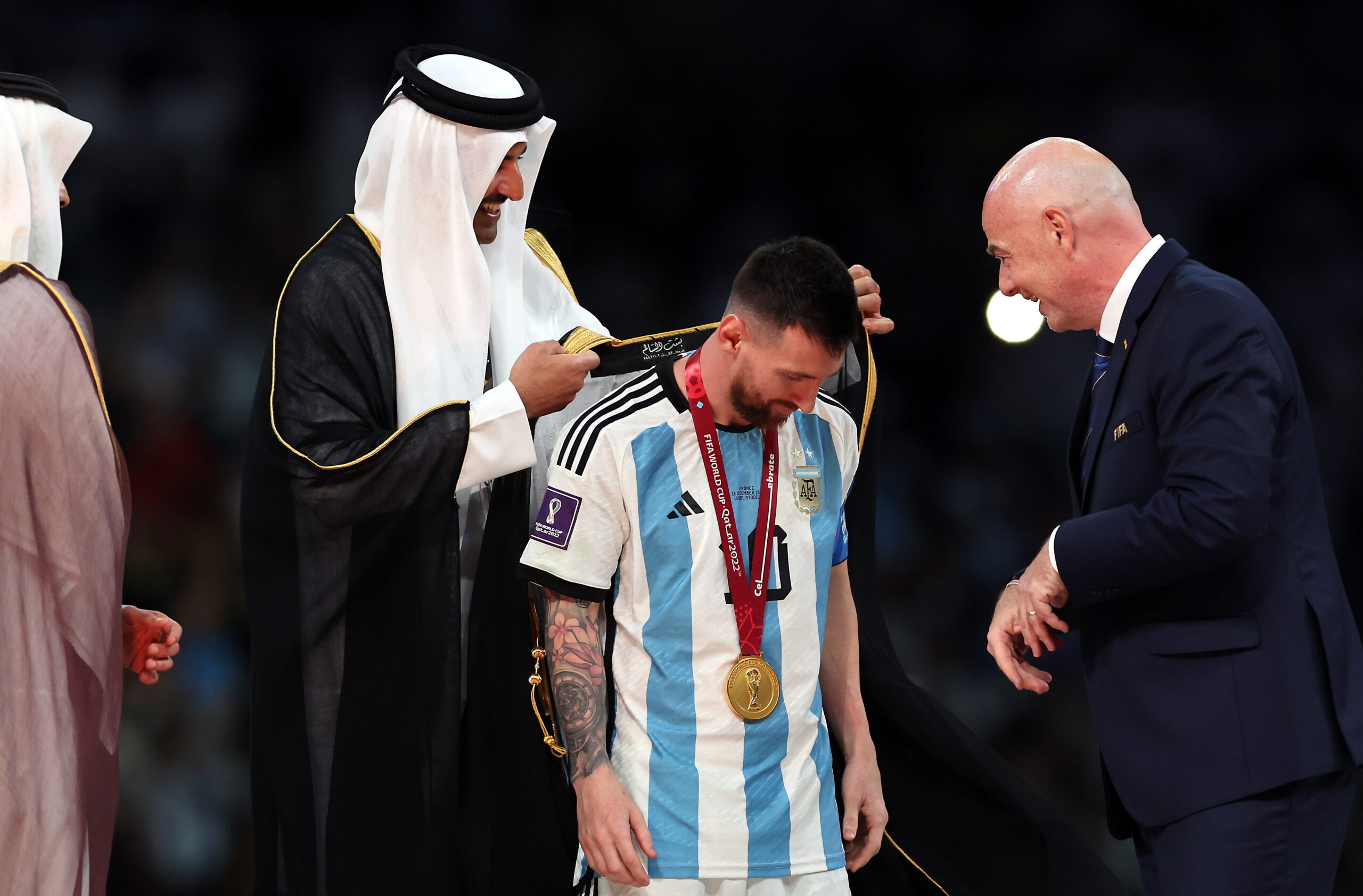 Why Did Messi Wear the Black Robe World Cup Photo？  The Hidden Meaning Explained Simply!