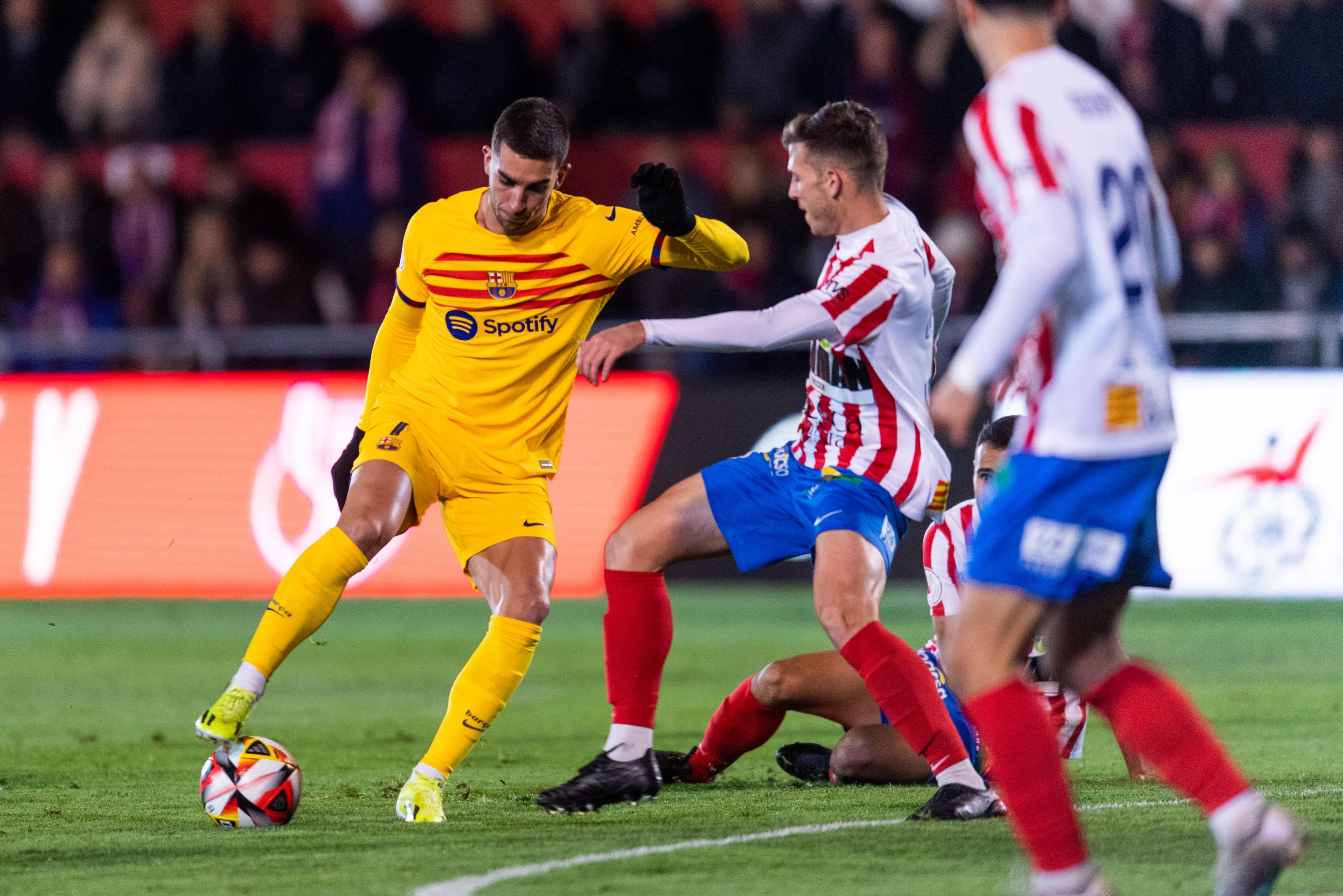 cronología de unión deportiva barbastro contra fc barcelona： Your complete guide to their past encounters.