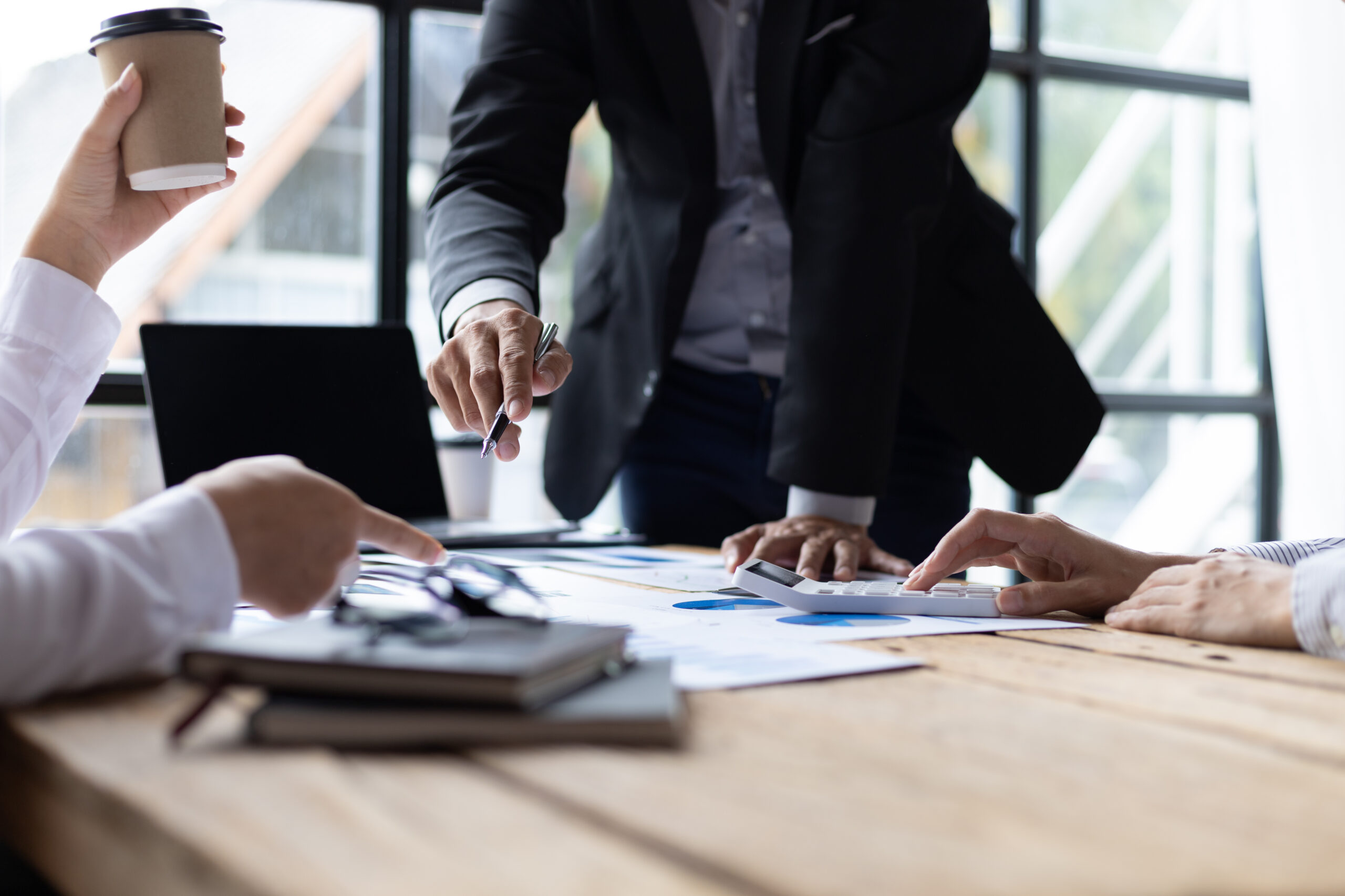 Which management company in Spain is good? Compare these ones to decide