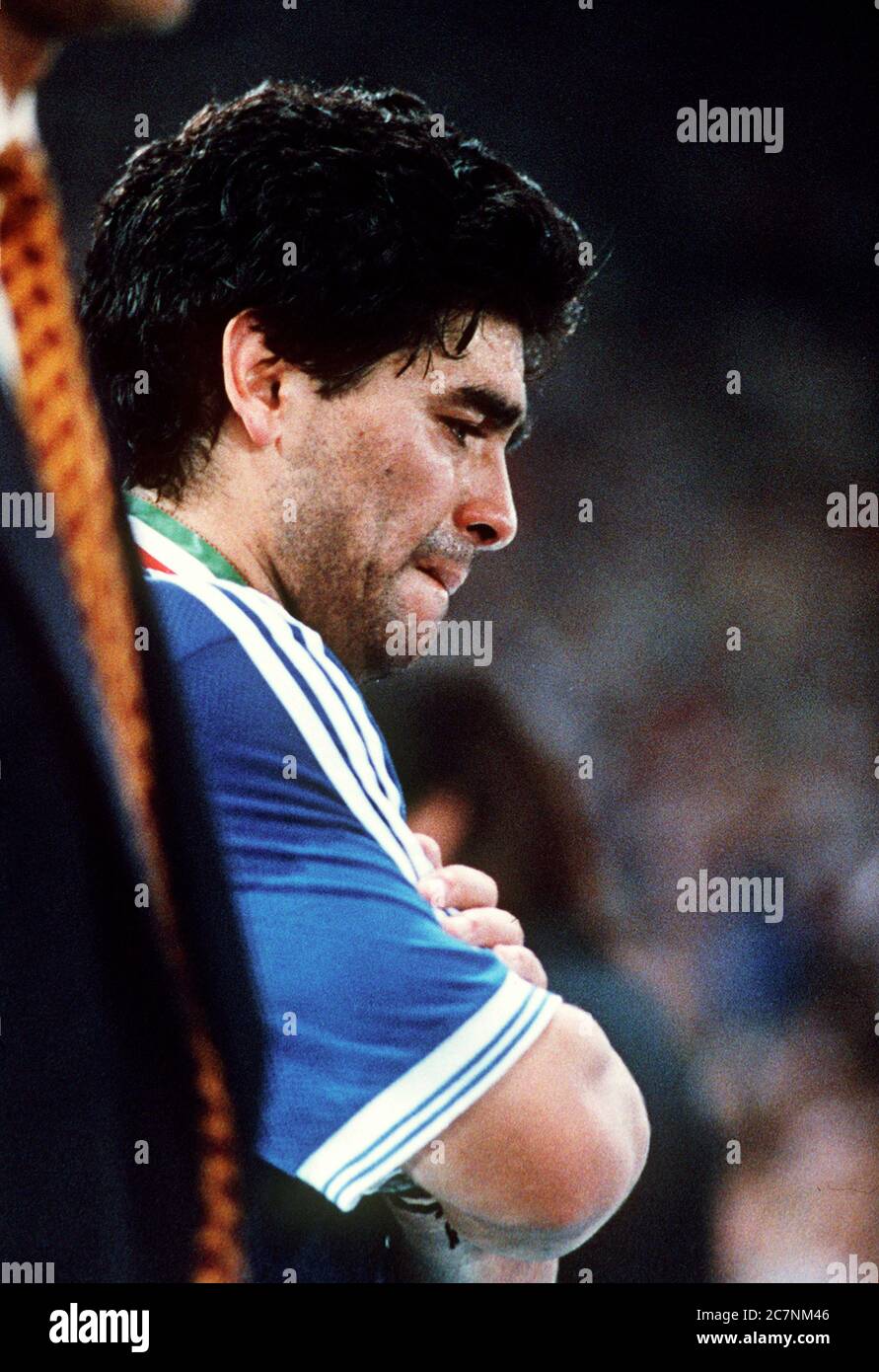 The saddest moment of fifa world cup final 1990: Maradona crying on the pitch!