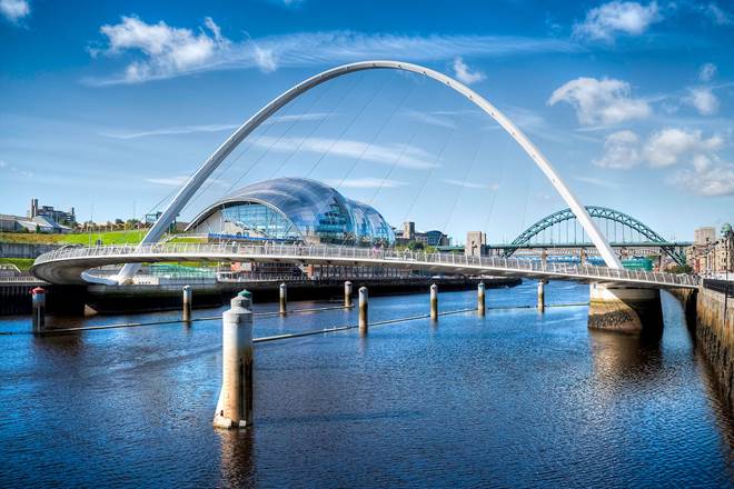 What is the cheapest way to go to Newcastle from Leeds？ Compare train and bus prices!