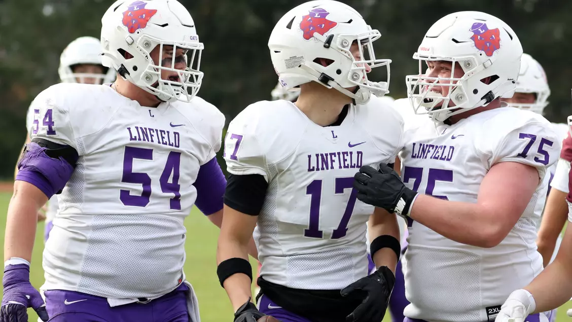 Where to find the full `linfield football roster`？ The official team site link!