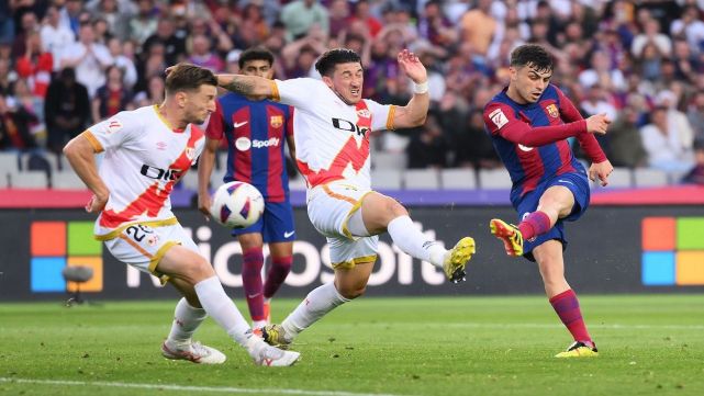 Which team leads the historic rivalry based on estadísticas de rayo vallecano contra fútbol club barcelona? Last five games analyzed!