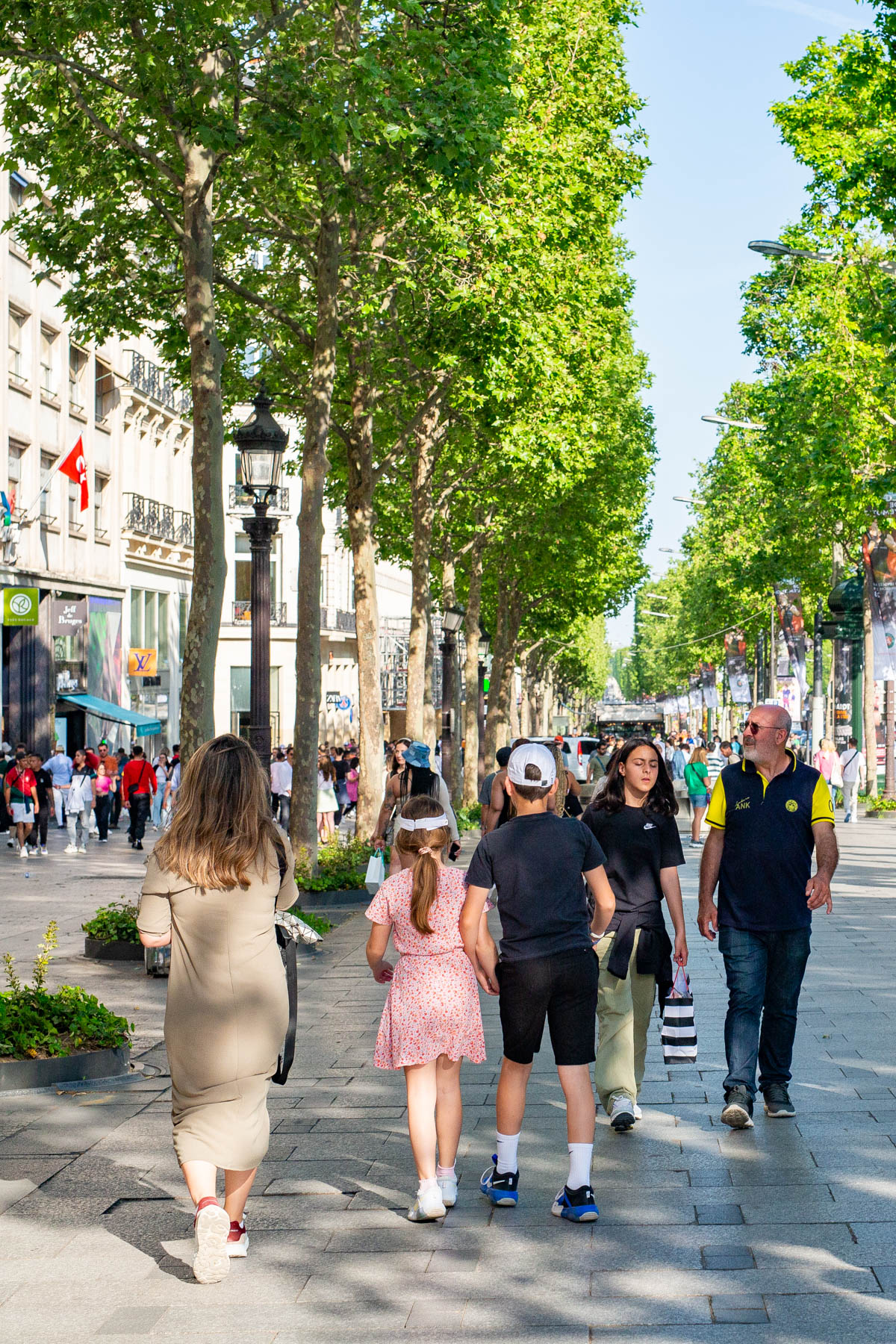 Visiting the City of Champs? (Essential tourist tips for first time travelers)