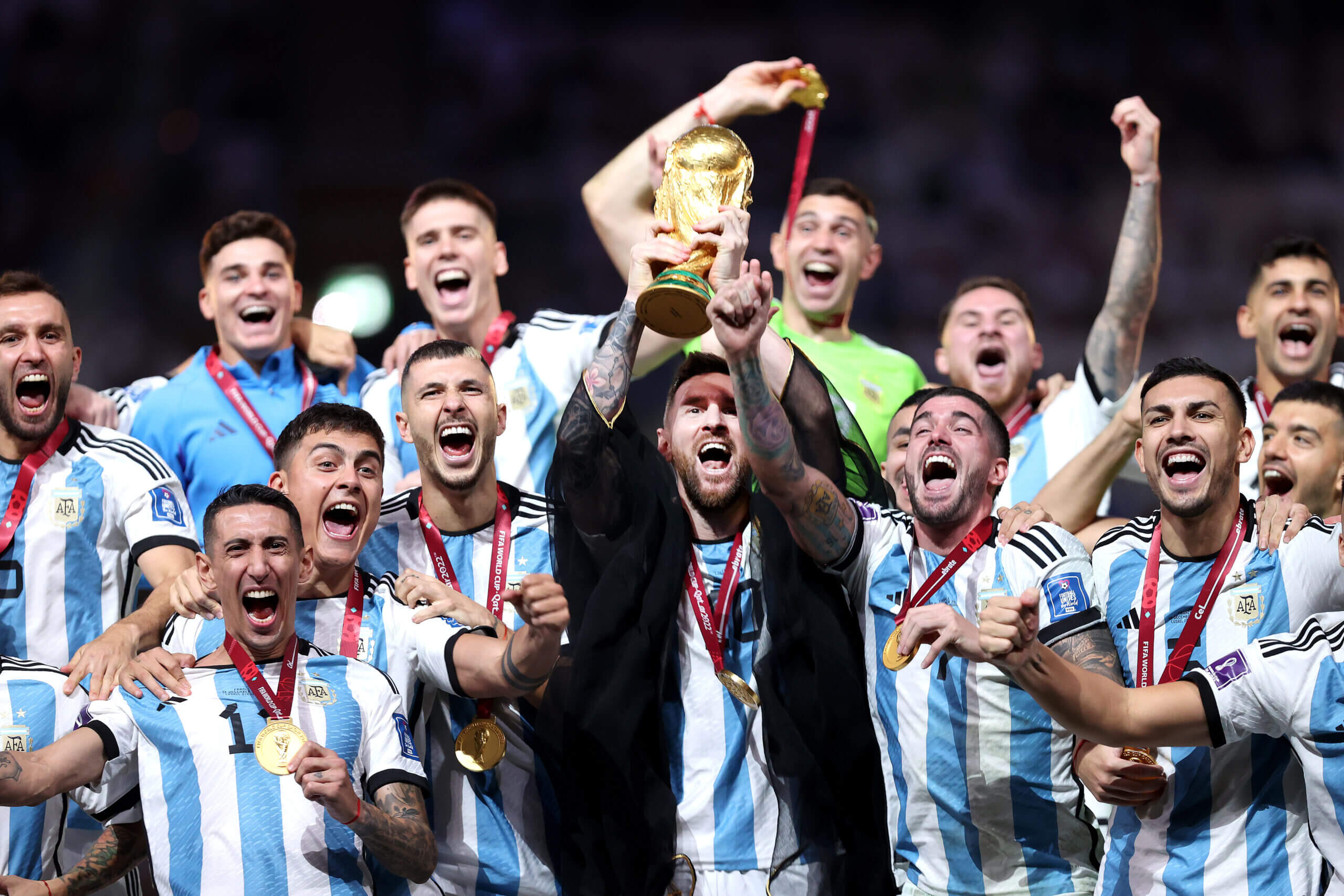 Find messi lifting world cup full replay？ Where to stream the final!