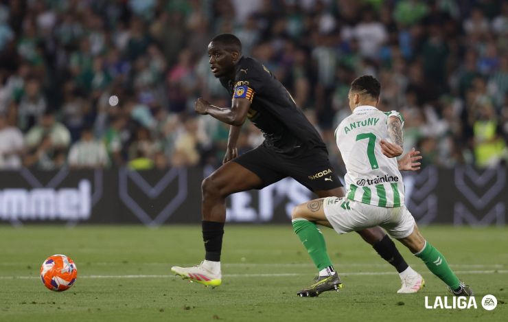 What do Real Betis vs Valencia CF standings tell us about the season？