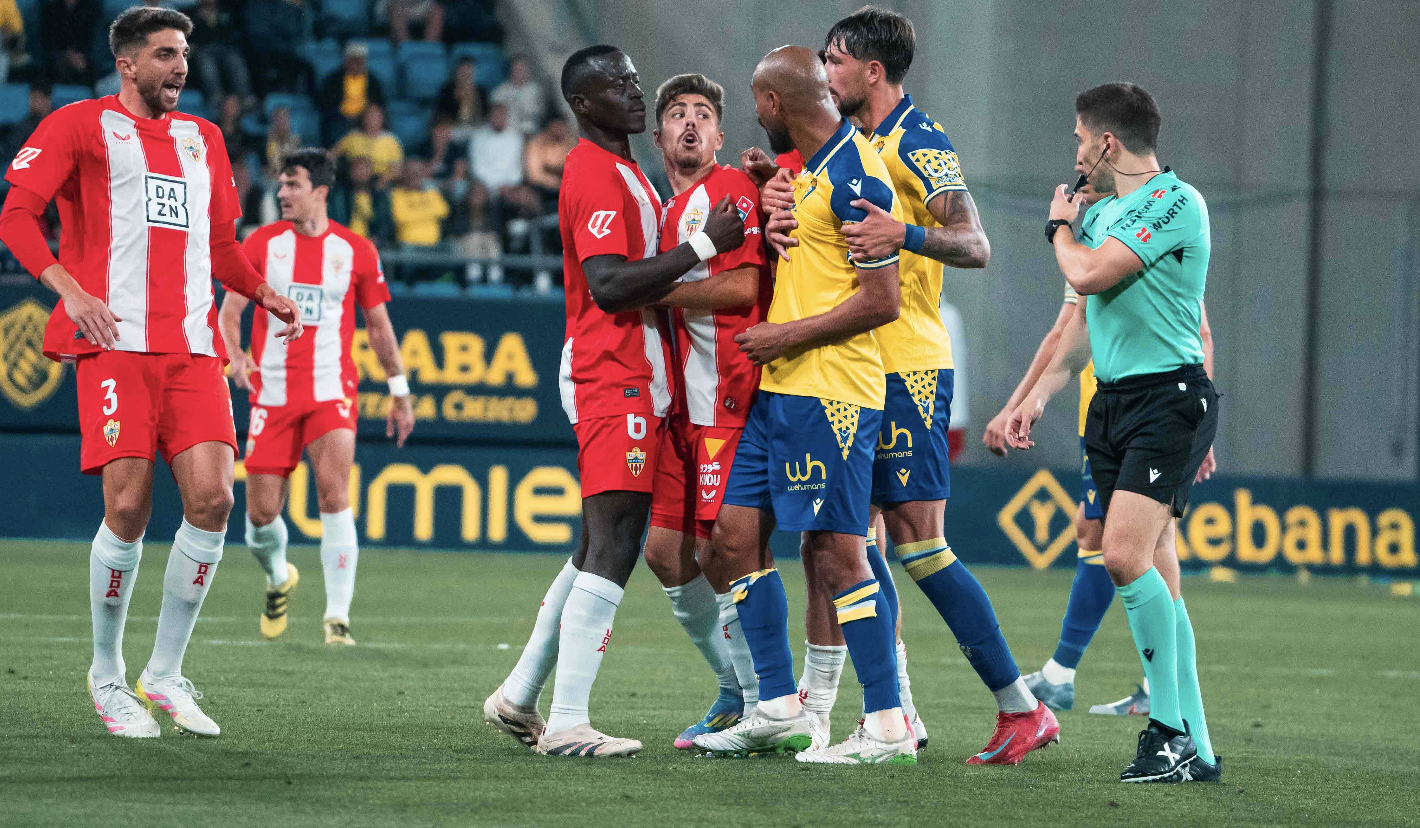 Cádiz Club de Fútbols positions against Ud Almeria: Are they effective?