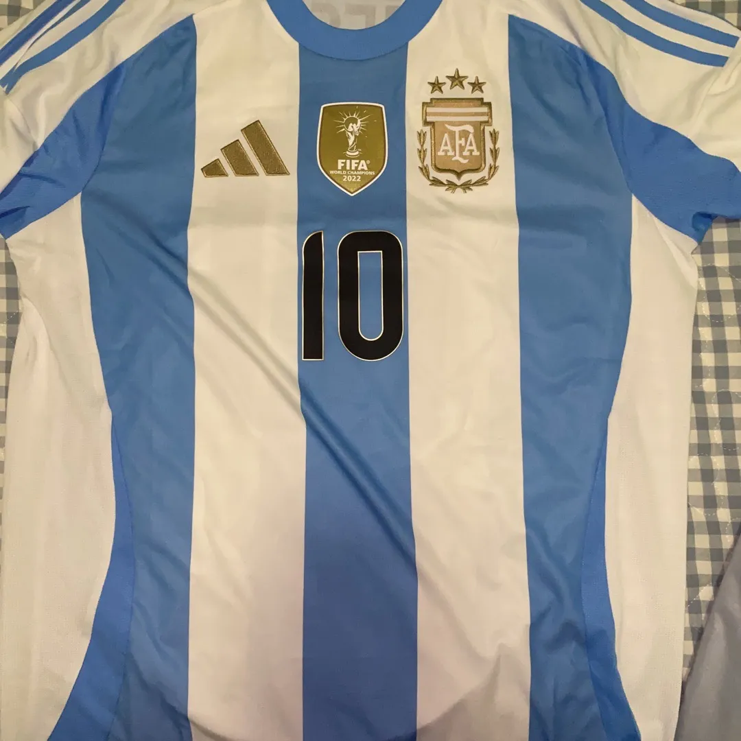 How to spot a fake argentina messi world cup jersey？ Learn the simple tricks!
