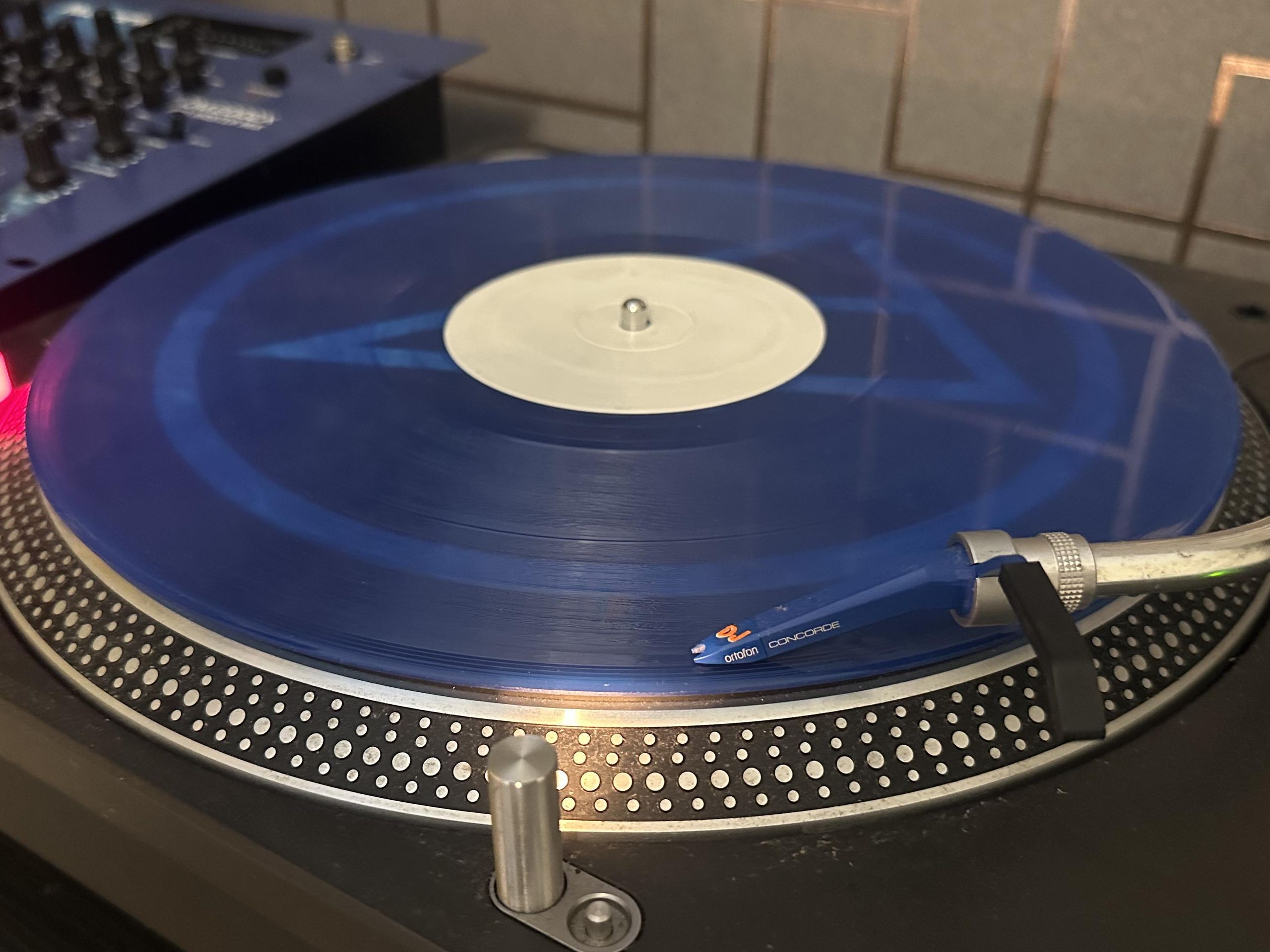 What Height table for a record player is Best for Sound？ (Avoid These Mistakes)
