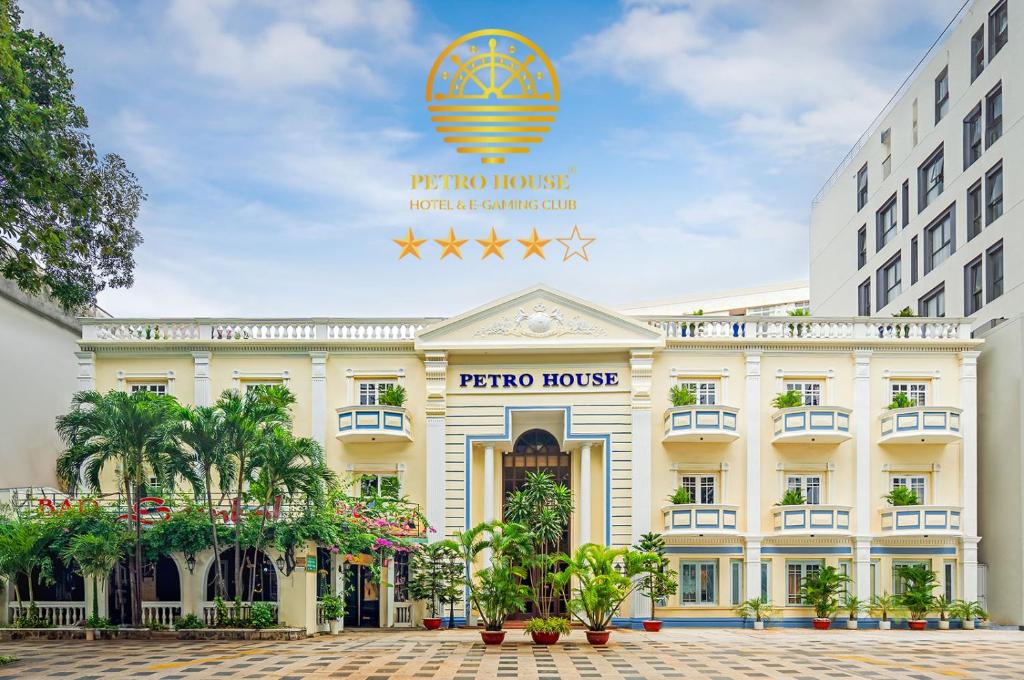 Is the Petro Club worth it? Experts share their views!