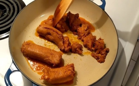 uncooked chorizo：raw chorizo