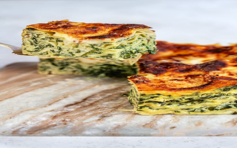 air fryer lasagne：lasagna cooked in an air fryer