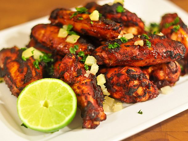 mexican style chicken wings：seasoned chicken wings, ala mexicana
