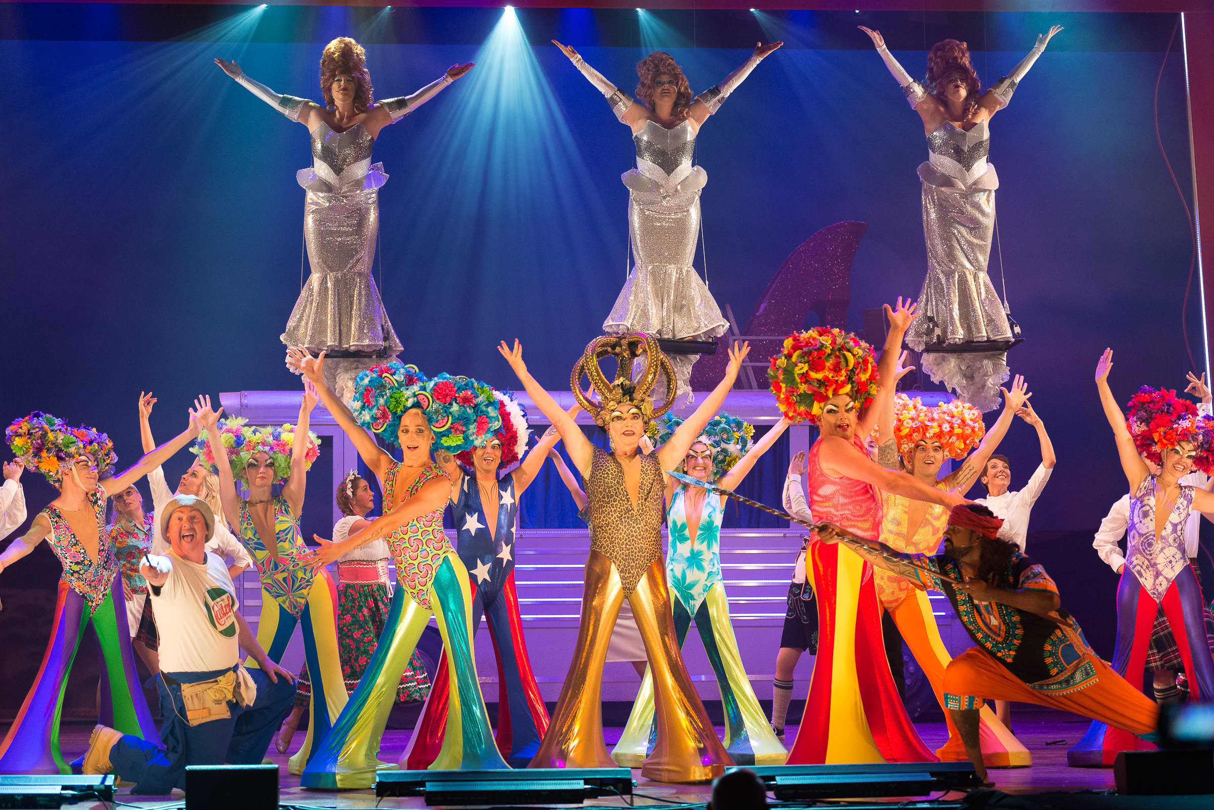 priscilla queen of the desert costumes:priscilla queen of the desert outfit ideas