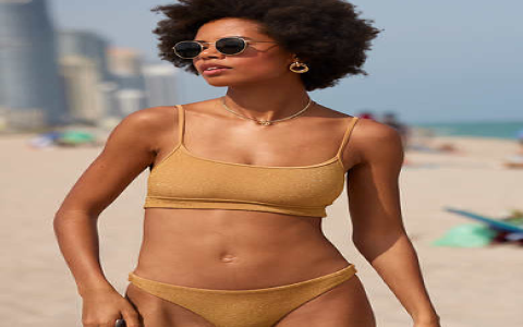 plunging bikini top：dip bikini top