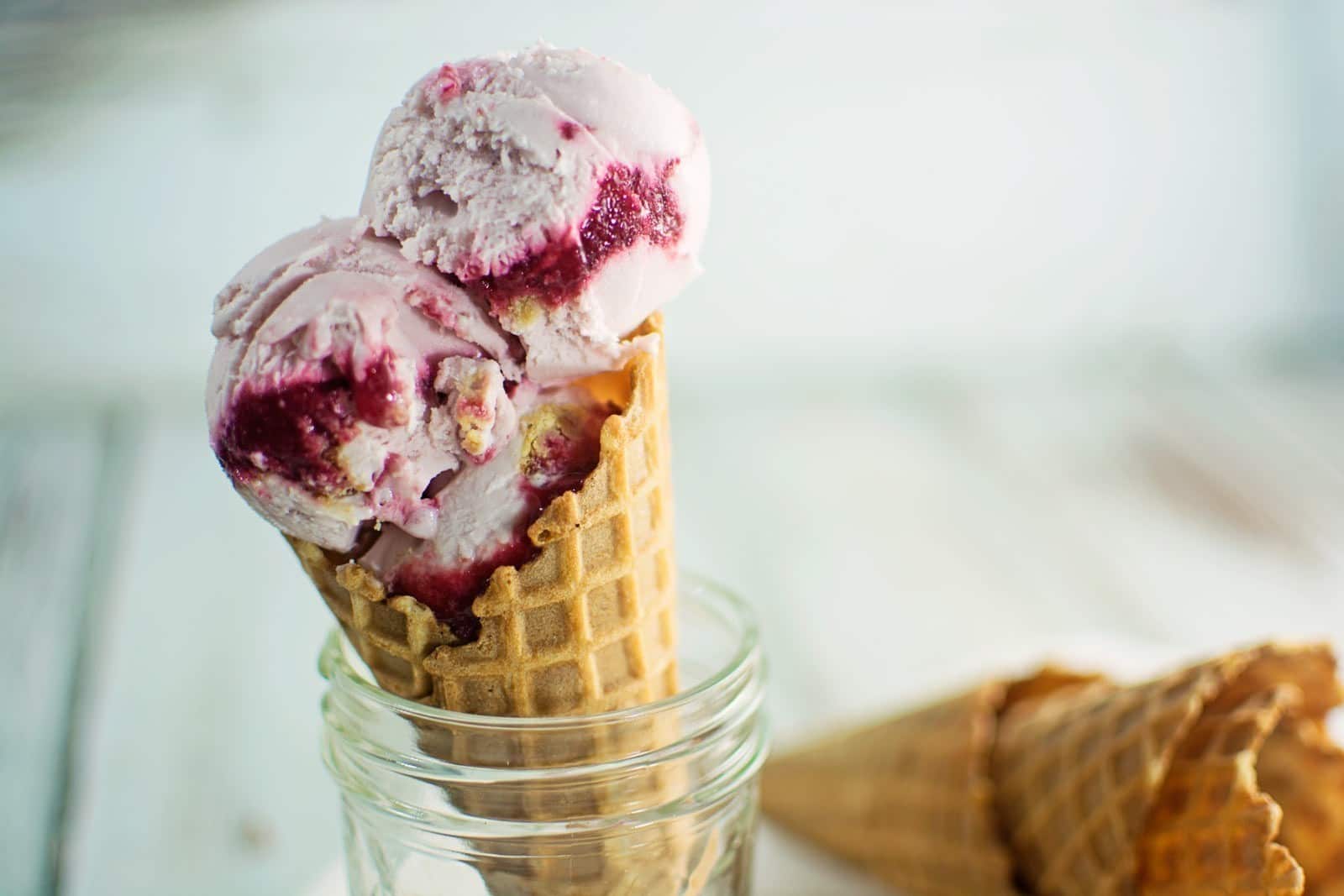 raspberry cream cheese ice cream recipe：raspberry cheesecake ice cream instructions