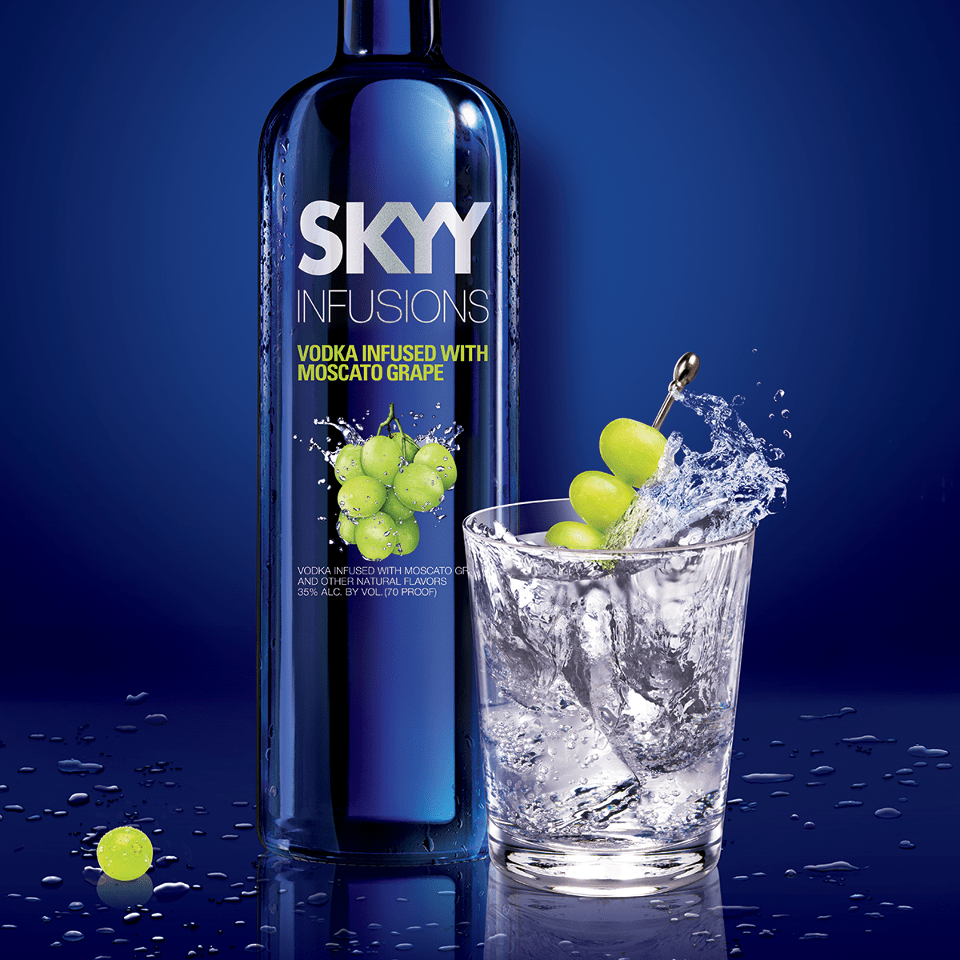 moscato and vodka:moscato mixed with vodka