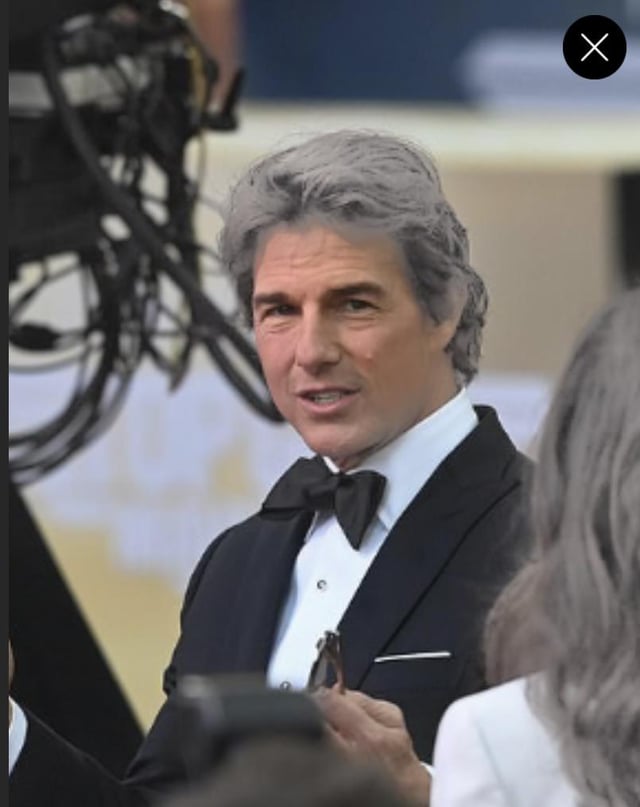 tom cruise grey hair:grey hair spotted on tom cruise