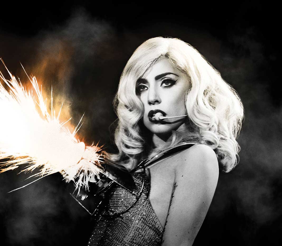 gaga bra:crazy bra