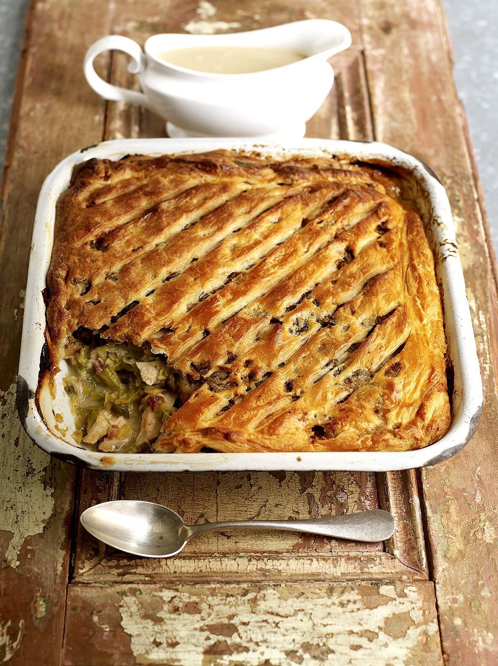 jamie oliver leek and turkey pie：leek and turkey pie by jamie oliver