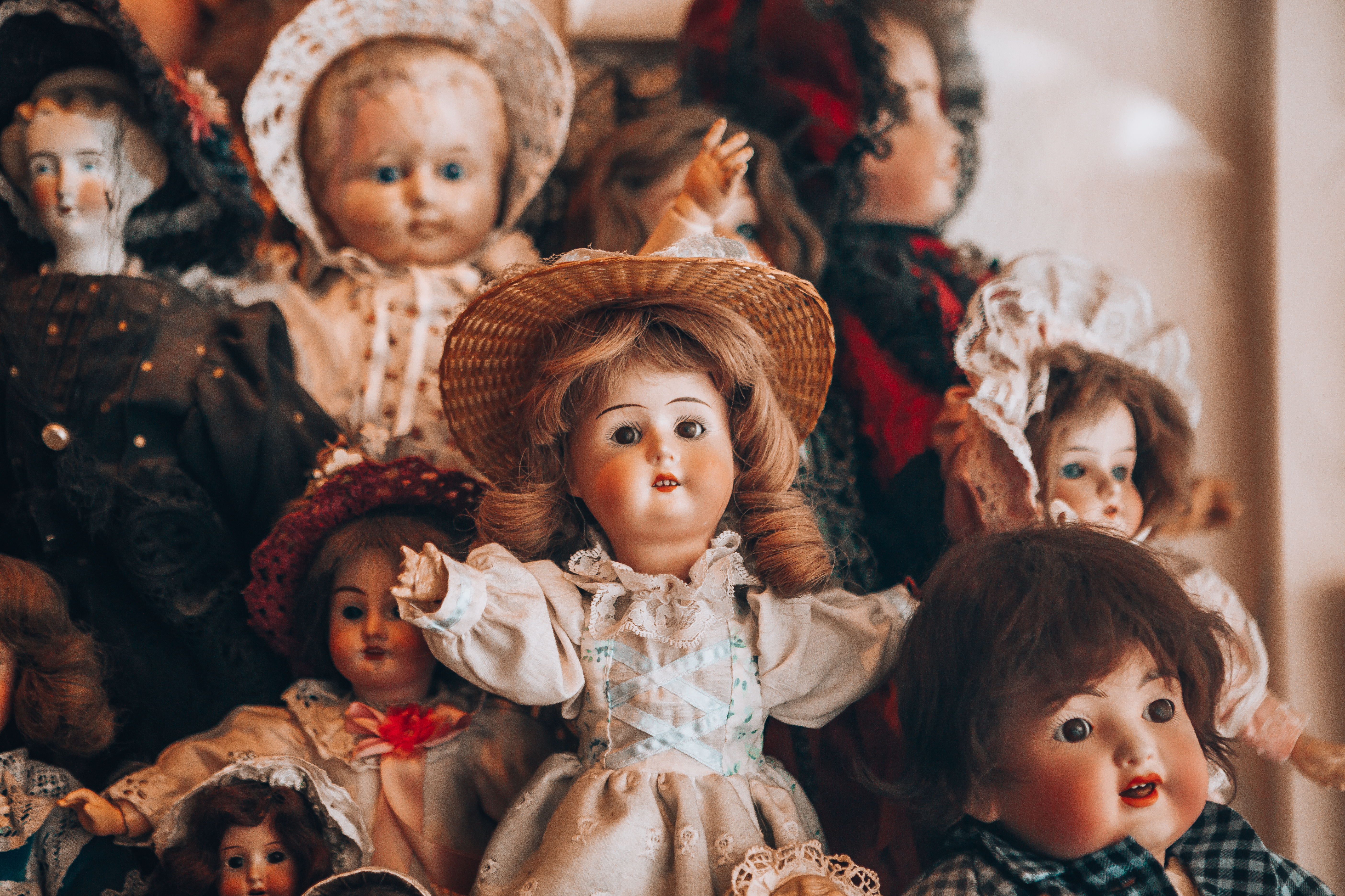 Haunted Antique Dolls: Fact or Fiction? (Buyers Tips)